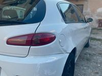 Usata Alfa Romeo 147 Distinctive 105 CV (77 kW) 2009 Bianco Utilitaria