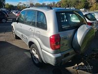 Usata Toyota RAV4 Sol 136 CV (100 kW) 2006 Grigio SUV
