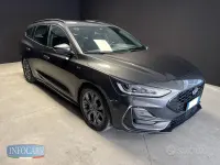 Usata Ford Focus ST 155 CV (114 kW) 2023 Grigio Station wagon