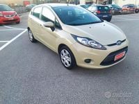 Usata Ford Fiesta 82 CV (60 kW) 2009 Beige Berlina
