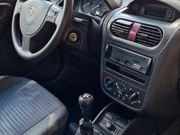 Usata Opel Corsa 75 CV (55 kW) 2002 Blu Utilitaria