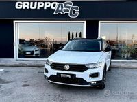 Usata VW T-Roc Advance 150 CV (110 kW) 2018 Bianco SUV