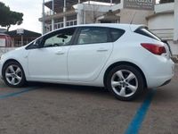 Usata Opel Astra Cosmo 110 CV (80 kW) 2011 Bianco Berlina