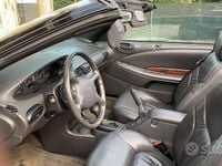 Usata Chrysler Stratus 163 CV (119 kW) 2000 Grigio Cabrio