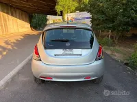 Usata Lancia Ypsilon Gold 69 CV (50 kW) 2016 Grigio Utilitaria