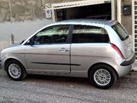 Usata Lancia Ypsilon 75 CV (55 kW) 2005 Argento Utilitaria
