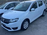 Usata Dacia Sandero Lauréate 75 CV (55 kW) 2015 Bianco Utilitaria