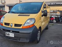 Usata Renault Trafic 100 CV (73 kW) 2006 Giallo Monovolume