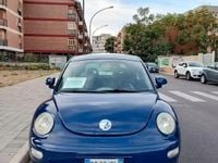 Usata VW New Beetle 90 CV (66 kW) 1999 Blu Utilitaria