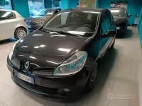 Usata Renault Clio II 75 CV (55 kW) 2007 Nero Berlina