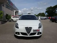 Usata Alfa Romeo Giulietta Distinctive 105 CV (77 kW) 2014 Bianco Utilitaria