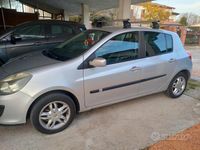 Usata Renault Clio III 75 CV (55 kW) 2008 Grigio Utilitaria