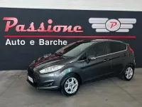 Usata Ford Fiesta 95 CV (69 kW) 2016 Grigio Utilitaria