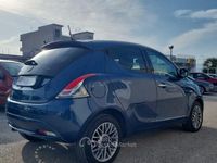 Usata Lancia Ypsilon Gold 69 CV (50 kW) 2021 Blu Utilitaria