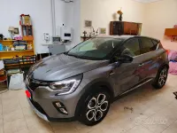Usata Renault Captur 100 CV (73 kW) 2023 Grigio SUV