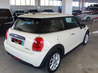 Usata Mini One D 95 CV (69 kW) 2018 Beige Utilitaria