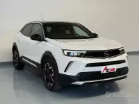Usata Opel Mokka Ultimate 131 CV (96 kW) 2022 Bicolore tetto nero/bianco alp SUV
