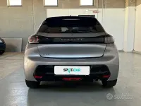 Usata Peugeot 208 Allure 101 CV (74 kW) 2023 Grigio Utilitaria