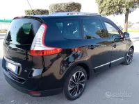 Usata Renault Grand Scénic Bose Edition 131 CV (96 kW) 2015 Nero Monovolume