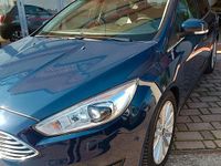 Usata Ford Focus Titanium 125 CV (91 kW) 2015 Blu Berlina