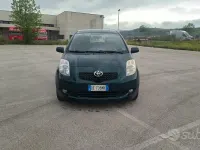 Usata Toyota Yaris 85 CV (62 kW) 2007 Verde Utilitaria