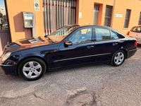 Usata Mercedes E320 Classic 204 CV (150 kW) 2003 Blu/azzurro Berlina