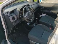 Usata Toyota Yaris 90 CV (66 kW) 2012 Bianco Utilitaria