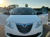 Usata Lancia Ypsilon Platinum 69 CV (50 kW) 2015 Bianco Utilitaria