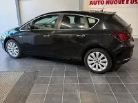 Usata Opel Astra 120 CV (88 kW) 2012 Nero Berlina