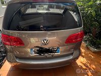Usata VW Touran 150 CV (110 kW) 2012 Grigio Monovolume