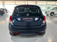 Usata Lancia Ypsilon Silver 69 CV (50 kW) 2016 Blu Utilitaria