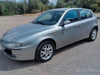 Usata Alfa Romeo 147 116 CV (85 kW) 2002 Grigio Utilitaria
