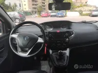 Usado Lancia Ypsilon 75 HP (55 kW) 2013 Branco Citadino