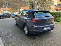 Usata VW Golf VIII Life 110 CV (80 kW) 2022 Dolphin grey Berlina