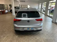 Usata VW Golf VIII Life 150 CV (110 kW) 2020 Grigio Berlina