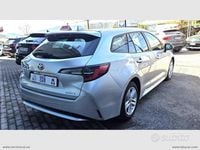 Usata Toyota Corolla Style 98 CV (72 kW) 2022 Argento Station wagon