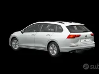 Usata VW Golf VIII Life 116 CV (85 kW) 2022 Bianco Station wagon