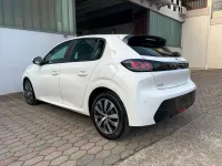 Usata Peugeot 208 75 CV (55 kW) 2023 Bianco Utilitaria