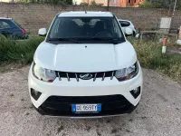 Usata Mahindra KUV100 86 CV (63 kW) 2021 Bianco SUV