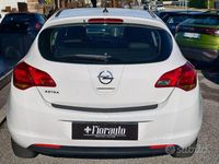 Usata Opel Astra Cosmo 101 CV (74 kW) 2010 Bianco Berlina