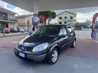 Usata Renault Scénic II 105 CV (77 kW) 2006 Grigio Monovolume