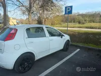Usata Fiat Grande Punto 75 CV (55 kW) 2012 Bianco Utilitaria