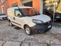 Usata Fiat Doblò 105 CV (77 kW) 2021 Bianco Monovolume