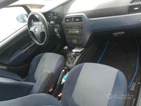 Usata Fiat Punto 90 CV (66 kW) 2008 Blu Berlina