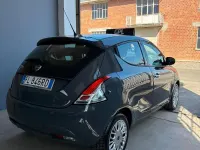 Usata Lancia Ypsilon Silver 69 CV (50 kW) 2018 Grigio Utilitaria