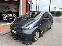Usata Toyota Aygo 67 CV (49 kW) 2007 Grigio Utilitaria