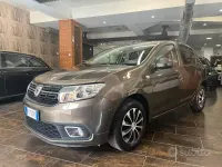 Usata Dacia Sandero Lauréate 73 CV (53 kW) 2018 Marrone Berlina