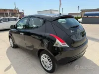 Usata Lancia Ypsilon Gold 69 CV (50 kW) 2016 Nero Utilitaria