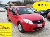 Usata Dacia Sandero 74 CV (54 kW) 2010 Rosso Berlina