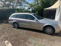 Usata Mercedes E270 Elegance 177 CV (130 kW) 2005 Argento Station wagon